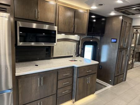 Used 2023 Renegade 45' Tandem Axle Motorcoach