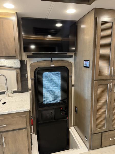 Used 2023 Renegade 45' Tandem Axle Motorcoach
