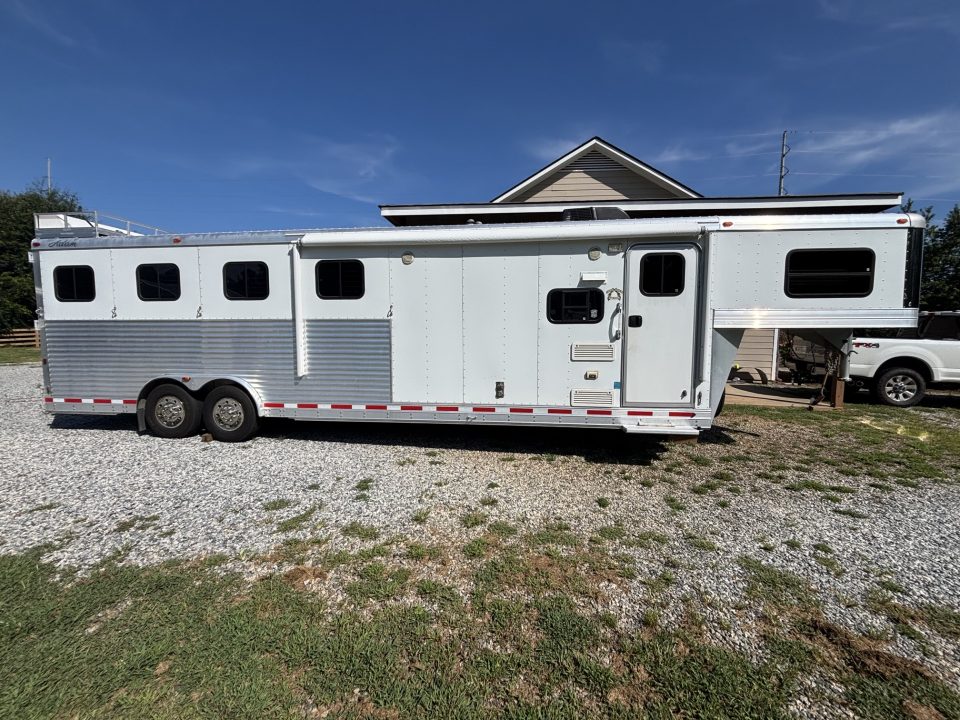 Consignment 2014 Adam 4 Horse Aluminum Excursion 8' LQ Horse Trailer