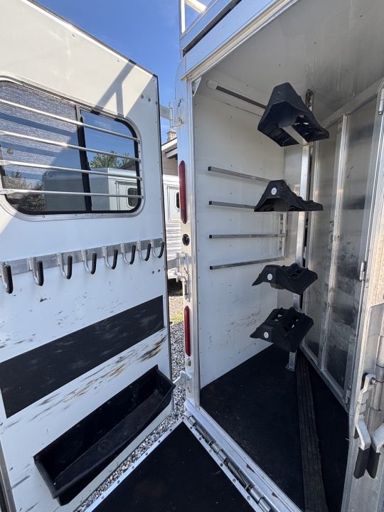 Consignment 2014 Adam 4 Horse Aluminum Excursion 8' LQ Horse Trailer