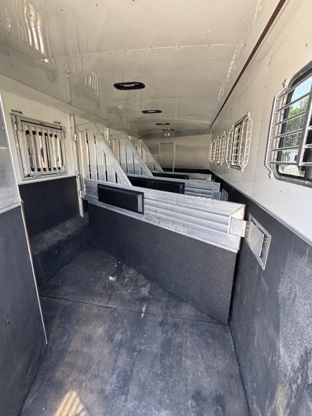 Consignment 2014 Adam 4 Horse Aluminum Excursion 8' LQ Horse Trailer
