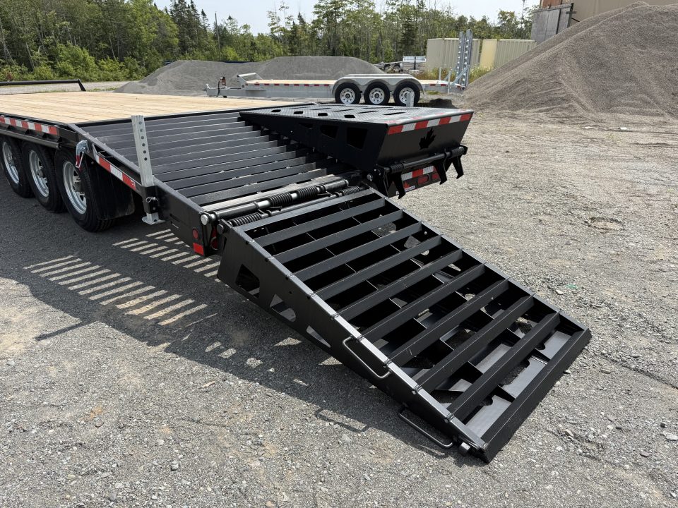 New 2027 Canada Trailers 25 + 5 HD 21,000 LB Equipment Trailer