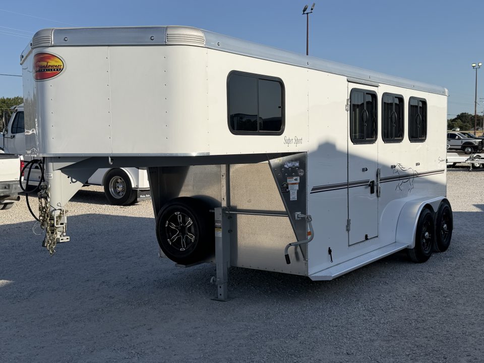 New 2025 Sundowner 3 Horse Gooseneck Horse Trailer