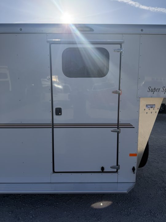 New 2025 Sundowner 3 Horse Gooseneck Horse Trailer