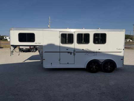 New 2025 Sundowner 3 Horse Gooseneck Horse Trailer