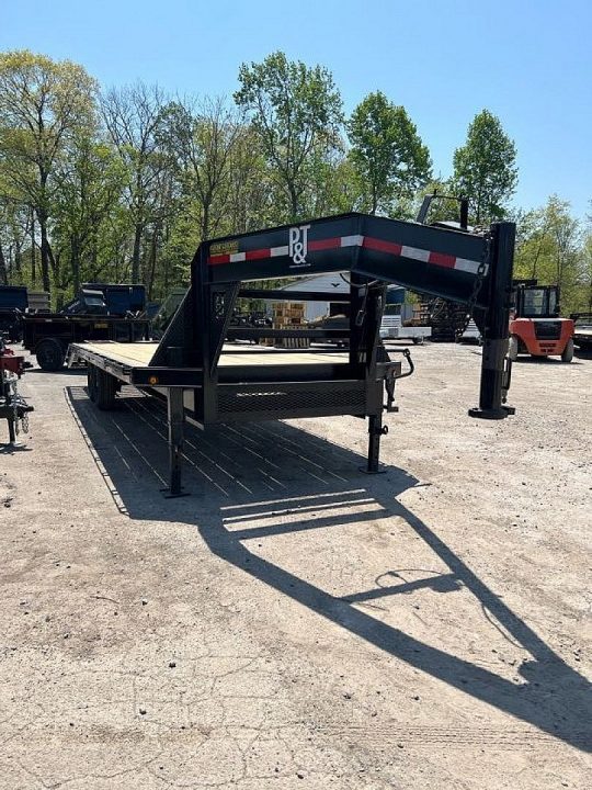 New 2025 P & T Trailers 20+5 GN 14K Equipment Trailer