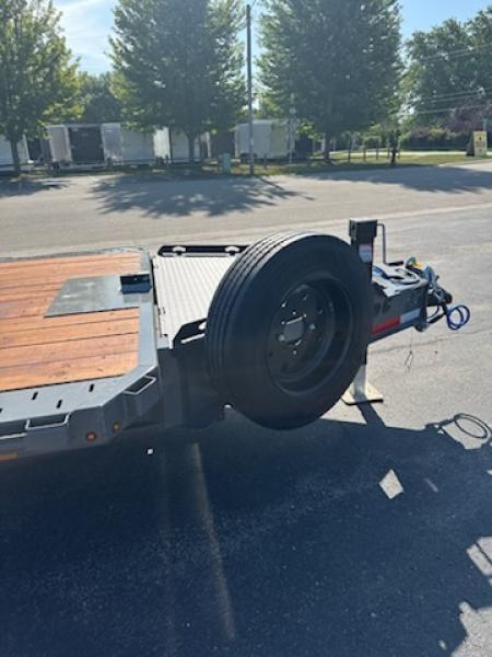 Used 2026 Diamond C Trailers HXD210 24X102