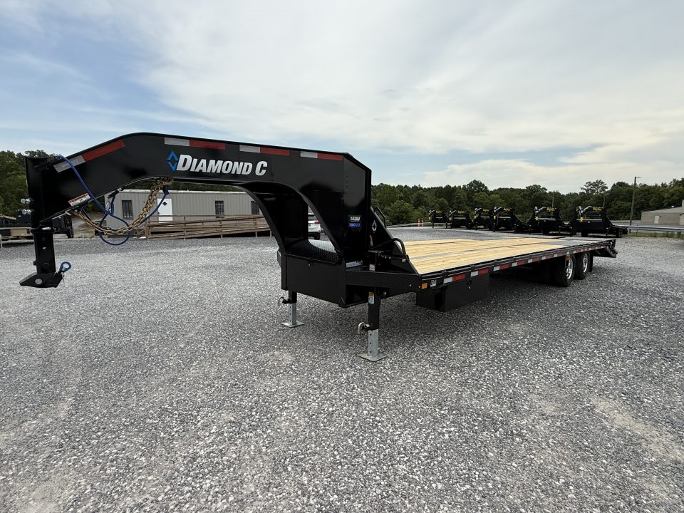 New 2027 Diamond C FMAX 212 32’ Flatbed Trailer, MAX RAMPS, 2 SPD JACKS, ALUMINUM OUTER WHEELS, ABS BRAKES, 25.9K GVWR