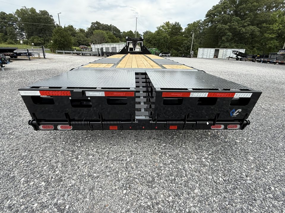 New 2027 Diamond C FMAX 212 32’ Flatbed Trailer, MAX RAMPS, 2 SPD JACKS, ALUMINUM OUTER WHEELS, ABS BRAKES, 25.9K GVWR
