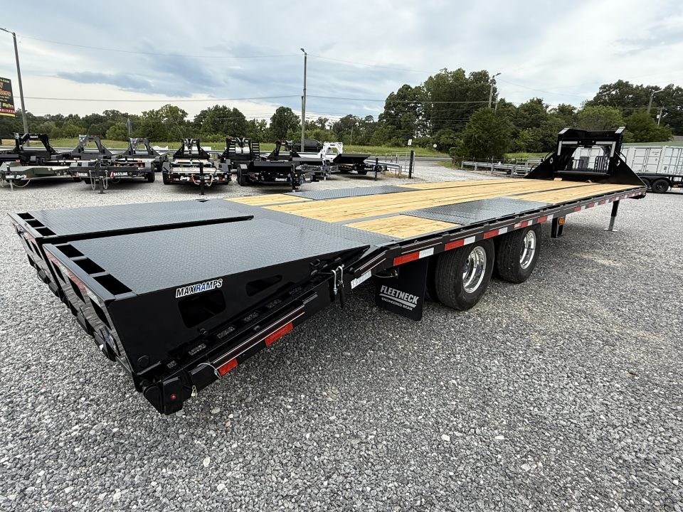New 2027 Diamond C FMAX 212 32’ Flatbed Trailer, MAX RAMPS, 2 SPD JACKS, ALUMINUM OUTER WHEELS, ABS BRAKES, 25.9K GVWR