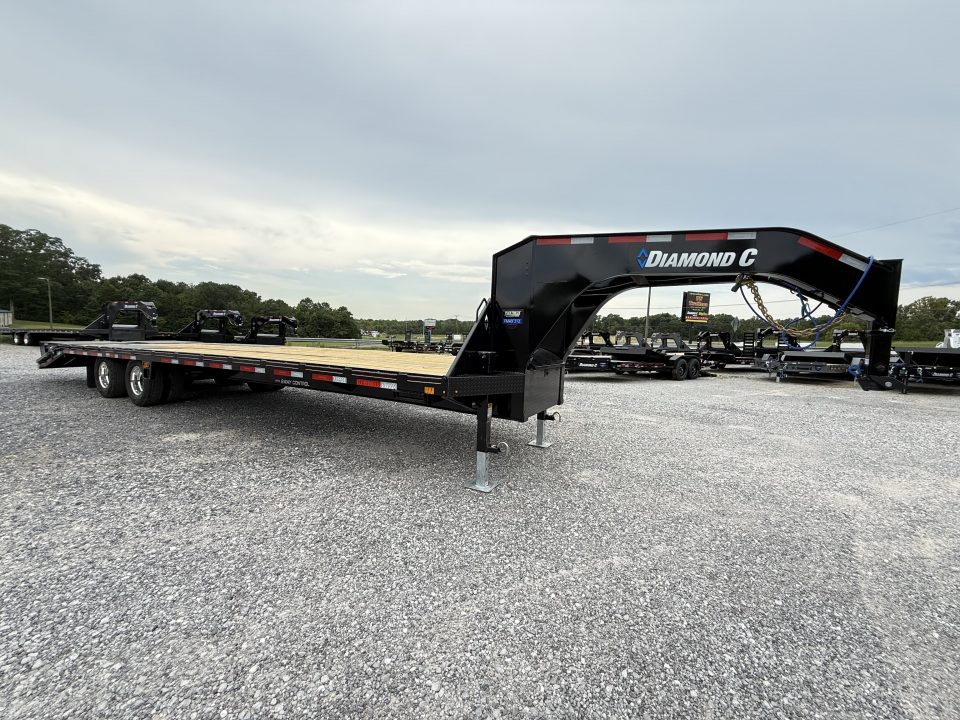 New 2027 Diamond C FMAX 212 32’ Flatbed Trailer, MAX RAMPS, 2 SPD JACKS, ALUMINUM OUTER WHEELS, ABS BRAKES, 25.9K GVWR