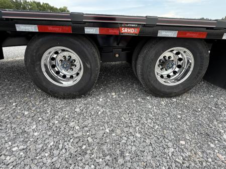 New 2027 Diamond C FMAX 212 32’ Flatbed Trailer, MAX RAMPS, 2 SPD JACKS, ALUMINUM OUTER WHEELS, ABS BRAKES, 25.9K GVWR