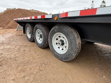 New 2027 Canada Trailers 8 1/2 x 28' Deckover Equipment Trailer