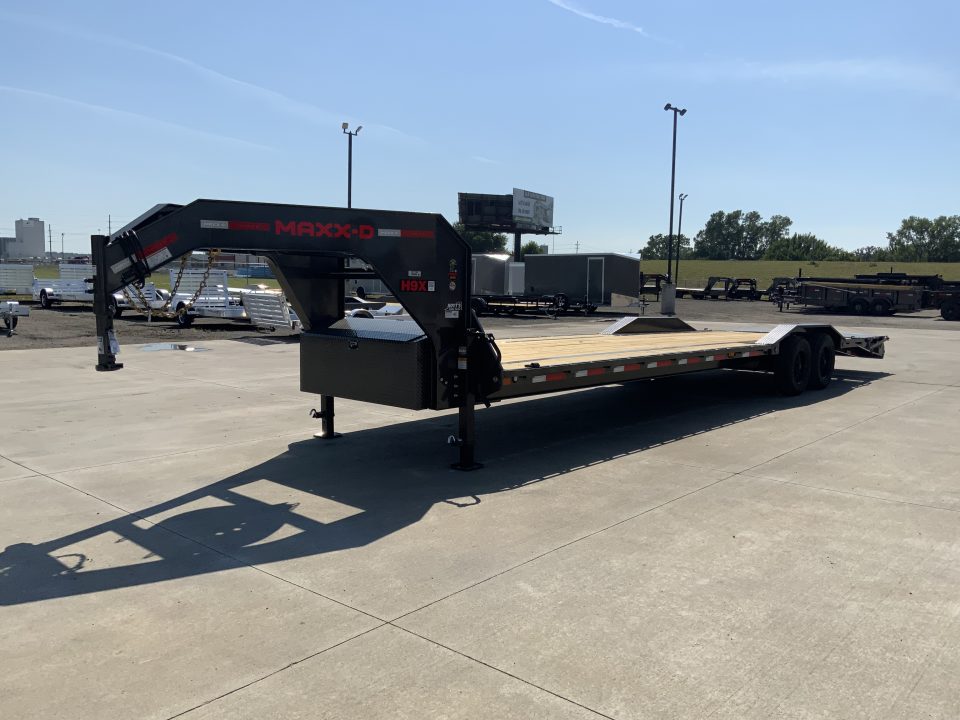 New 2027 MAXX-D 102 X 32 H9X Gooseneck Equipment Trailer