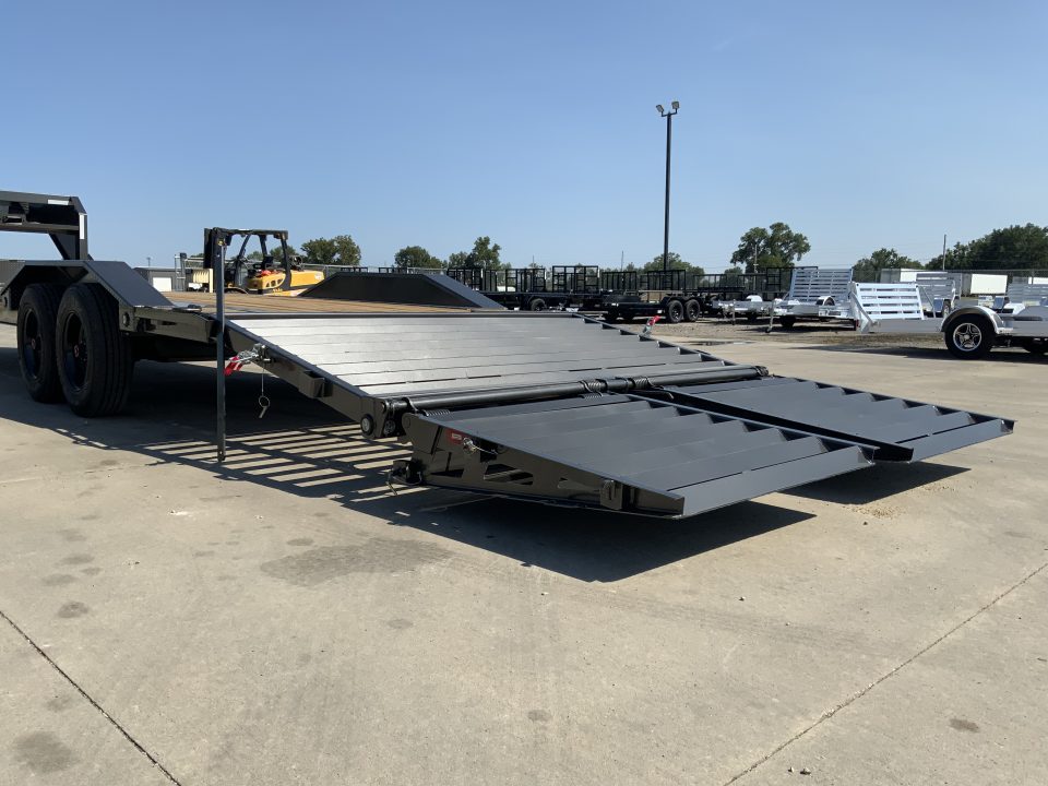 New 2027 MAXX-D 102 X 32 H9X Gooseneck Equipment Trailer