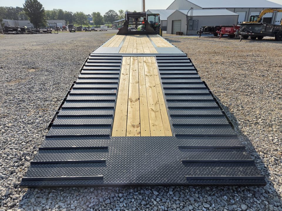 New 2027 Load Trail 102X34 TANDEM LO-PRO GOOSENECK W/10K AXLES 12FT HYDROTAIL & HDSS SUSPENSION