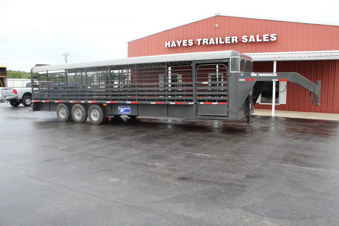 Used 2022 Gooseneck Trailer MFG 32 FOOT Stock / Stock Combo Trailer