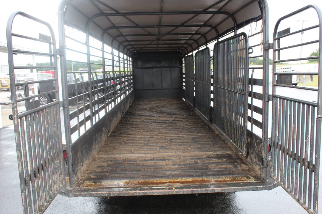 Used 2022 Gooseneck Trailer MFG 32 FOOT Stock / Stock Combo Trailer