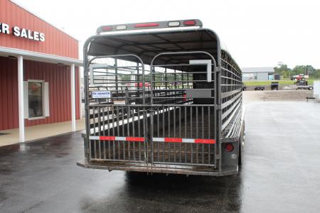 Used 2022 Gooseneck Trailer MFG 32 FOOT Stock / Stock Combo Trailer