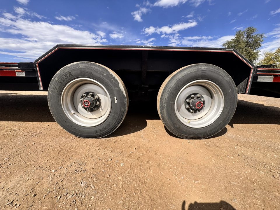 Used 2025 Diamond T 8.5-28 Gooseneck SKID-PRO Equipment/Buggy Hauler W/ MAXX Ramps 20K GVWR