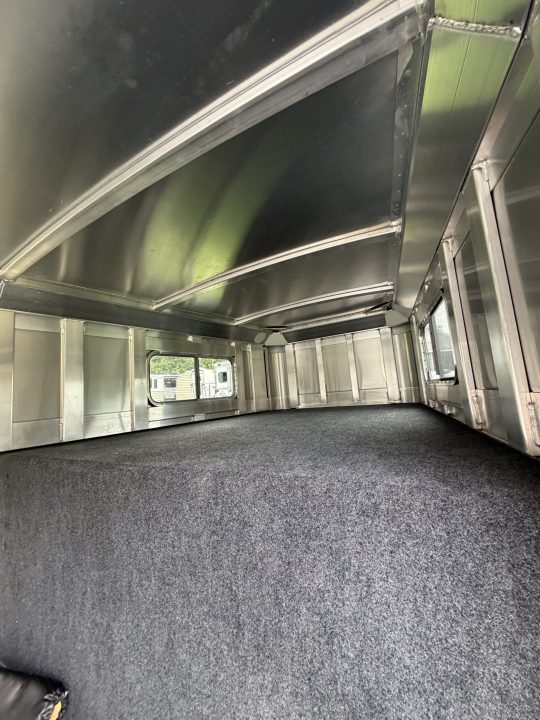 Consignment 2022 4-Star Trailers 3H Slant Gooseneck Horse Trailer