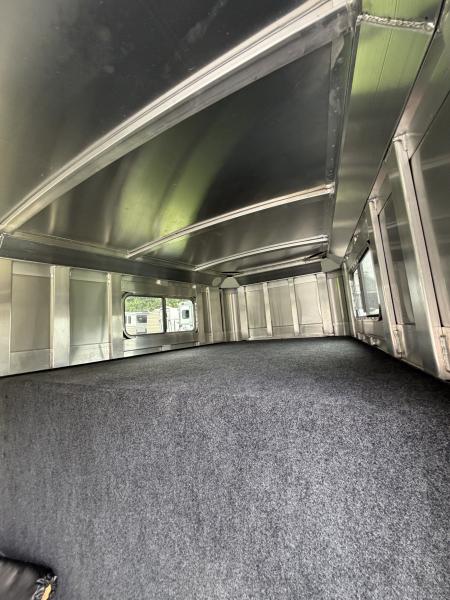 Consignment 2022 4-Star Trailers 3H Slant Gooseneck Horse Trailer