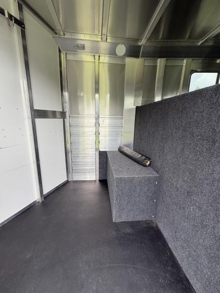 Consignment 2022 4-Star Trailers 3H Slant Gooseneck Horse Trailer