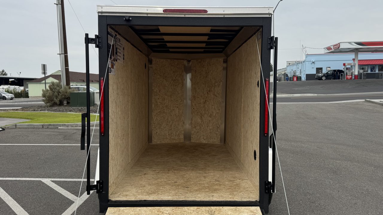 New 2026 Look Trailers 5 x 10 ST DLX Flat Top V-Nose 3K Cargo / Enclosed Trailer