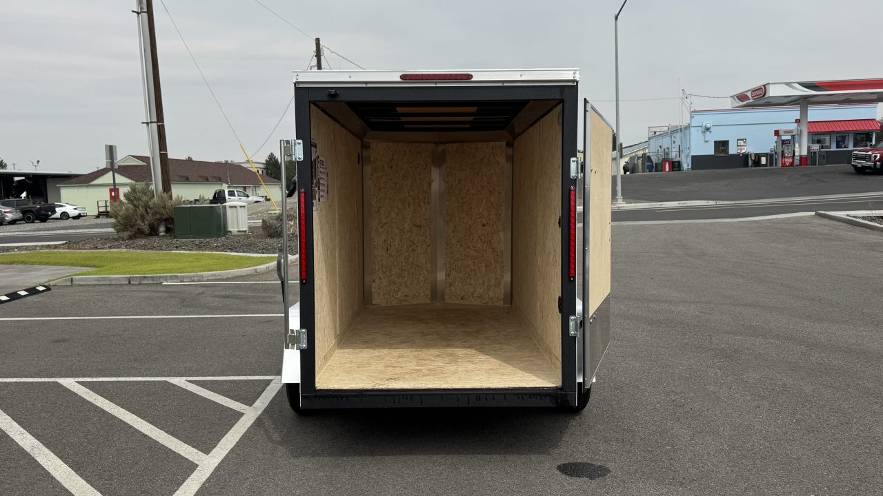 New 2026 Look Trailers 5 x 10 ST DLX Flat Top V-Nose 3K Cargo / Enclosed Trailer