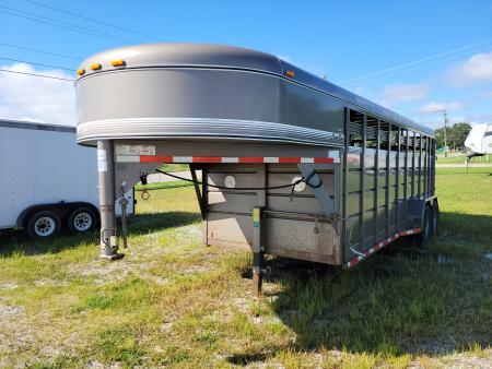 Used 2004 Corn Pro 7x20 Gooseneck Livestock Trailer