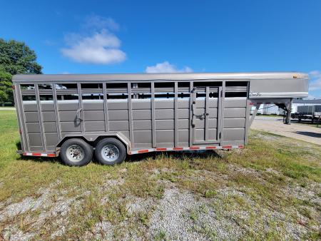 Used 2004 Corn Pro 7x20 Gooseneck Livestock Trailer
