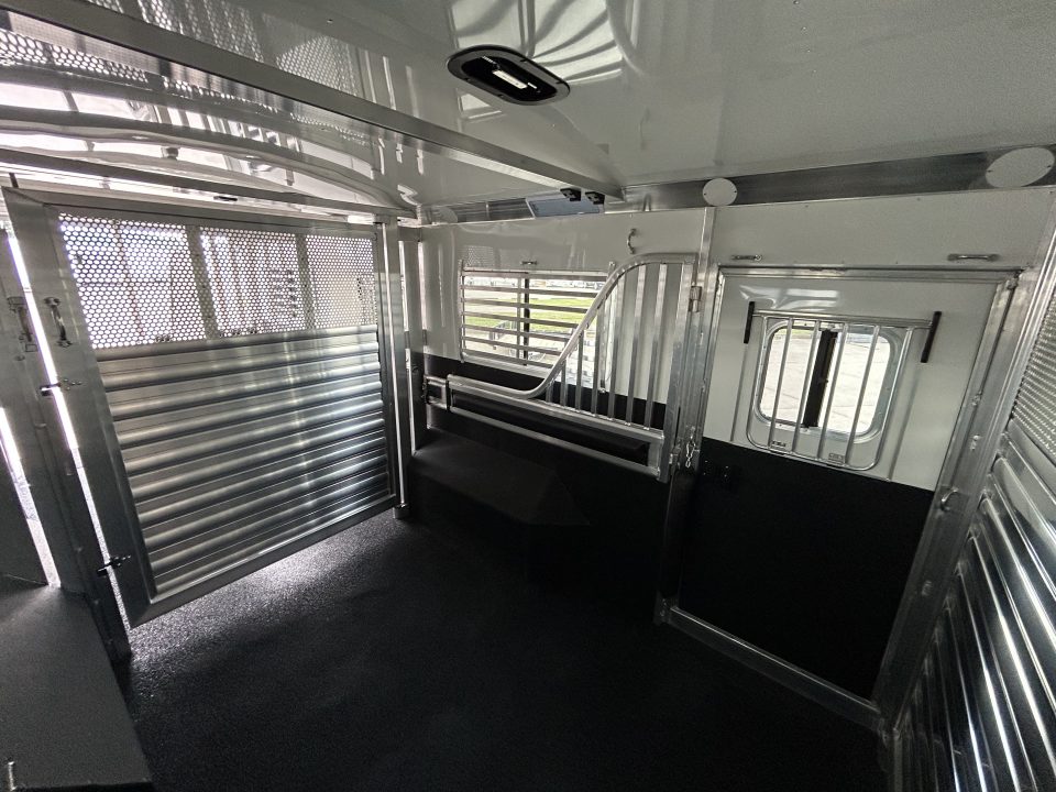 2027 8×37 Horse Livestock Trailer photo 9