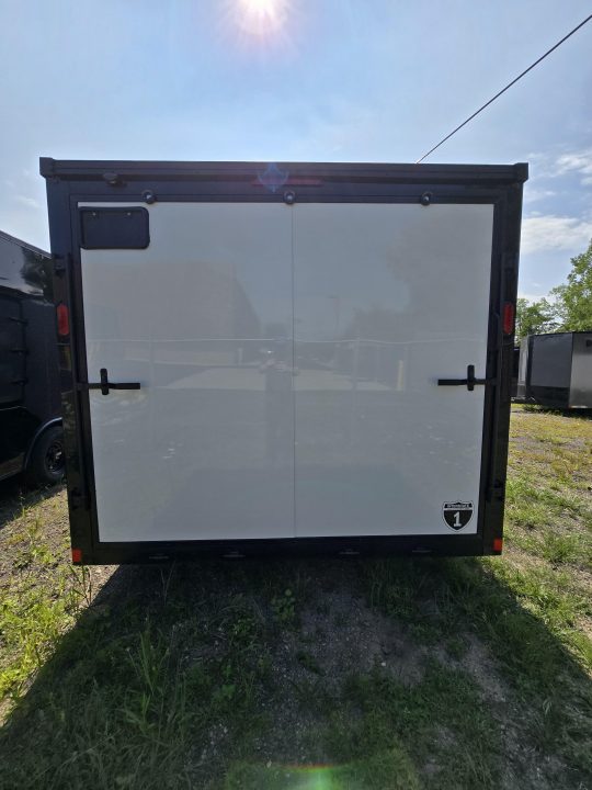2027 Interstate Trailers photo 4