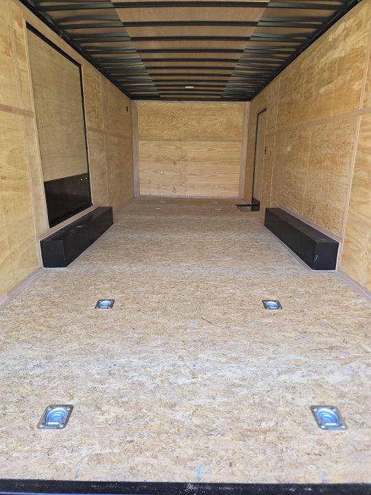 2027 Interstate Trailers photo 8
