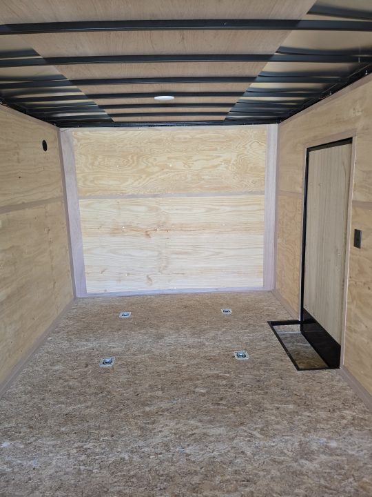 2027 Interstate Trailers photo 9