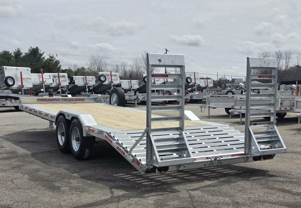 New 102X20+4 GALVANIZED DRIVE OVER EQUIPMENT TRAILER HYDRAULIC JACK 8 K AXLES 2026 TRIUMPH
