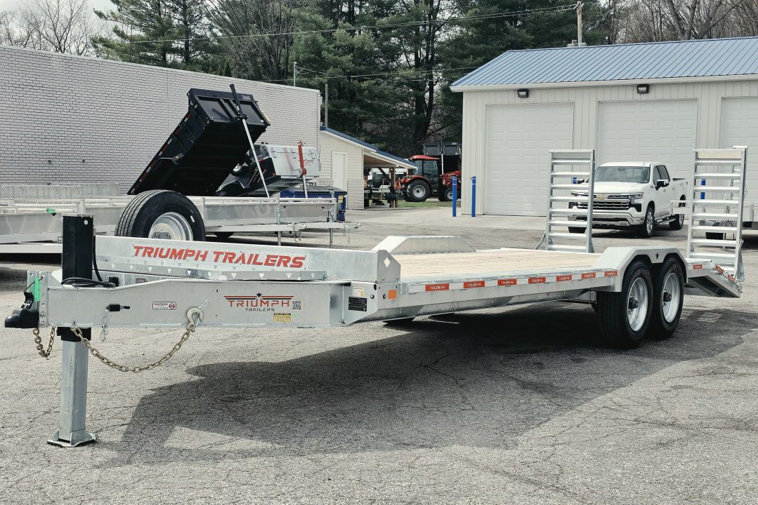 New 102X20+4 GALVANIZED DRIVE OVER EQUIPMENT TRAILER HYDRAULIC JACK 8 K AXLES 2026 TRIUMPH