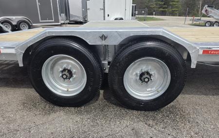 New 102X20+4 GALVANIZED DRIVE OVER EQUIPMENT TRAILER HYDRAULIC JACK 8 K AXLES 2026 TRIUMPH