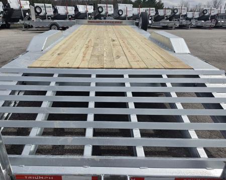 New 102X20+4 GALVANIZED DRIVE OVER EQUIPMENT TRAILER HYDRAULIC JACK 8 K AXLES 2026 TRIUMPH