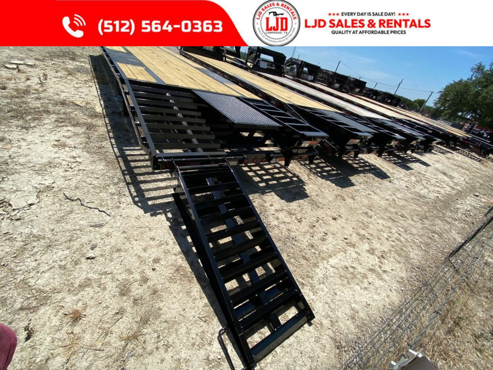 New 2027 Coffee Creek MFG 102" x 30' Gooseneck Flatbed Deckover Trailer
