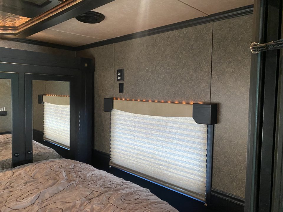Used 2005 Columbia 40' Motorhome