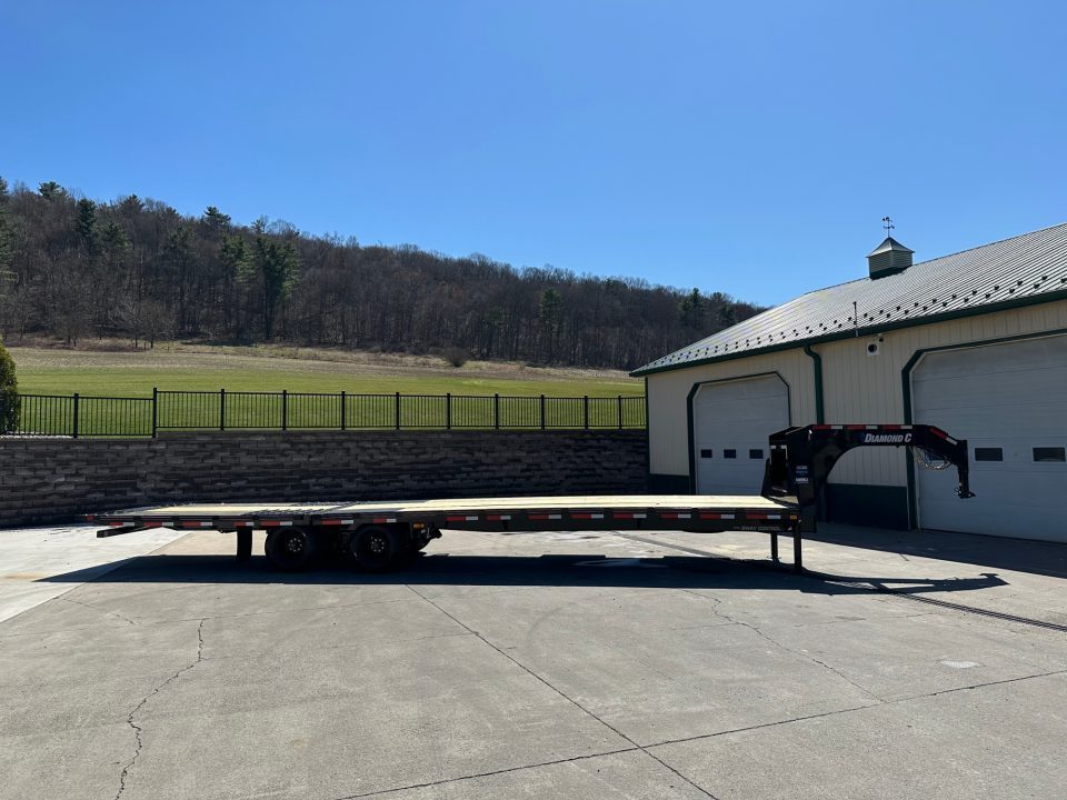 New Diamond C FMAX212 35' Gooseneck w/Hydraulic Dovetail - Pacesetter Edition