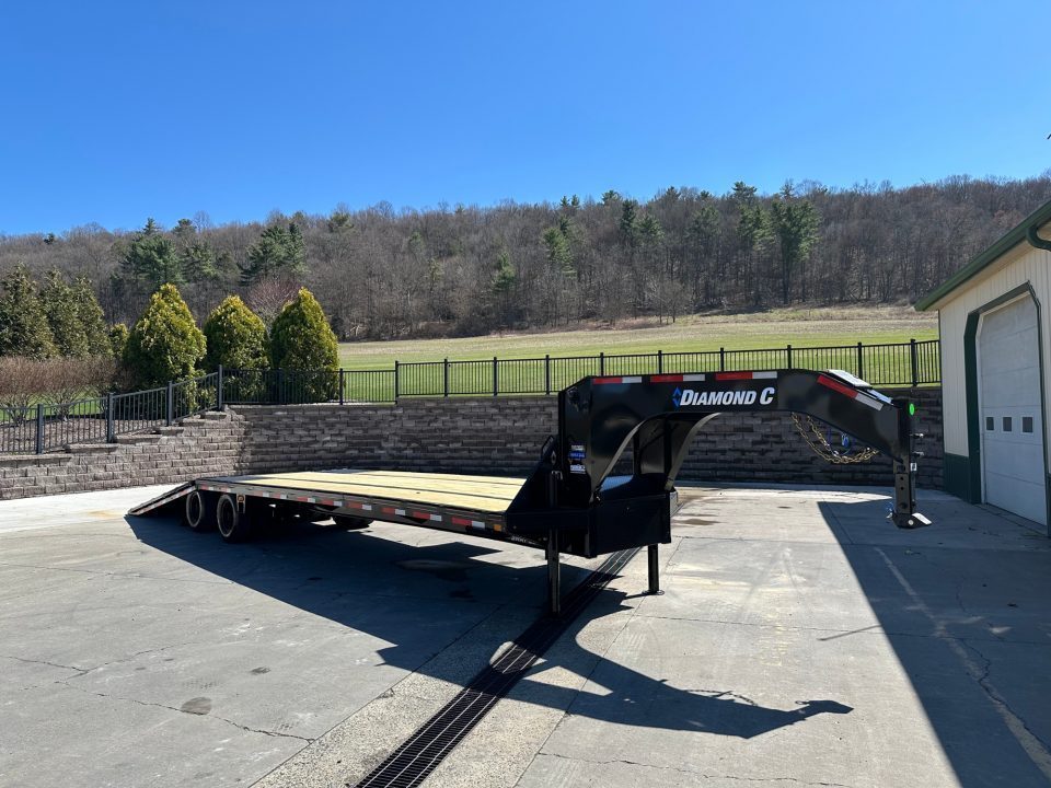 New Diamond C FMAX212 35' Gooseneck w/Hydraulic Dovetail - Pacesetter Edition