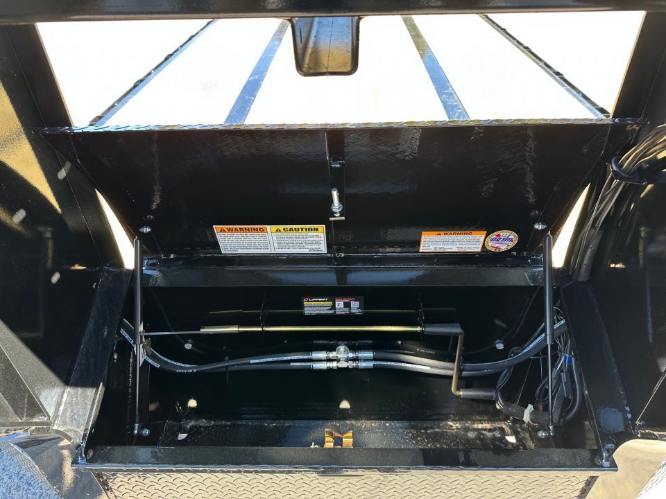 New Diamond C FMAX212 35' Gooseneck w/Hydraulic Dovetail - Pacesetter Edition