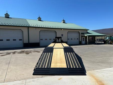 New Diamond C FMAX212 35' Gooseneck w/Hydraulic Dovetail - Pacesetter Edition