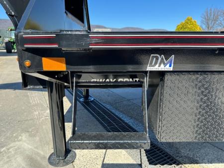 New Diamond C FMAX212 35' Gooseneck w/Hydraulic Dovetail - Pacesetter Edition