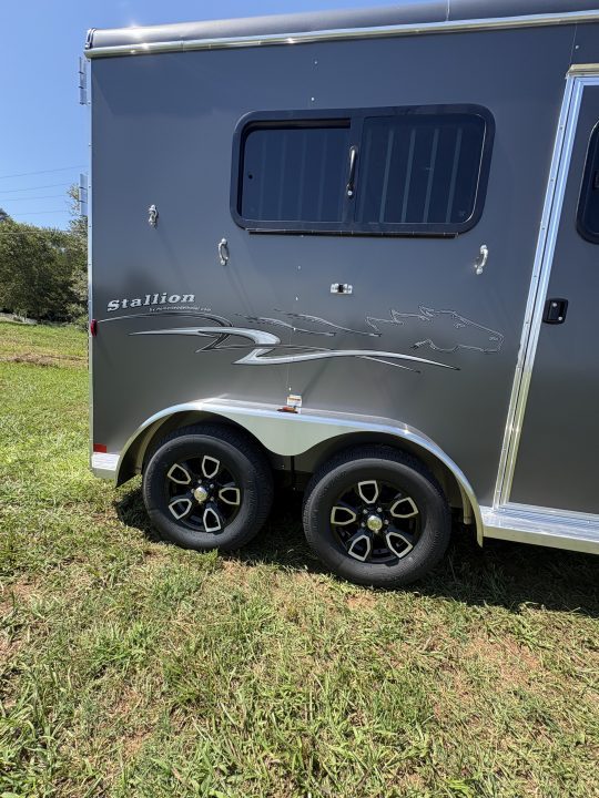 New 2027 Homesteader Trailer 214FB Horse Trailer