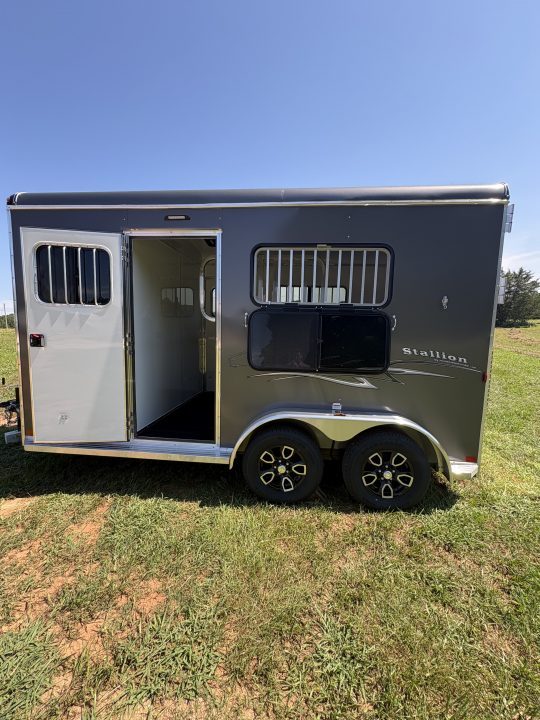 New 2027 Homesteader Trailer 214FB Horse Trailer