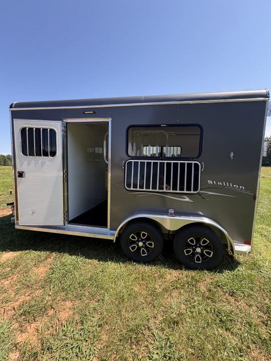 New 2027 Homesteader Trailer 214FB Horse Trailer