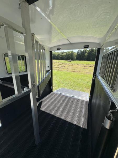 New 2027 Homesteader Trailer 214FB Horse Trailer